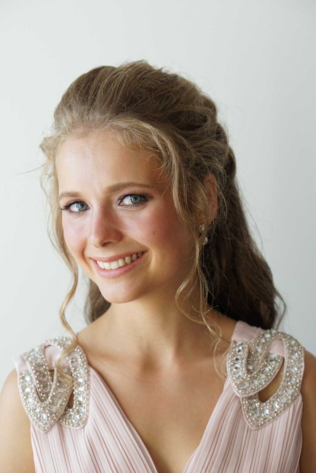 DiaBeauty | Makeup and Hairstyle Barcelona, Castelldefels, Sitges